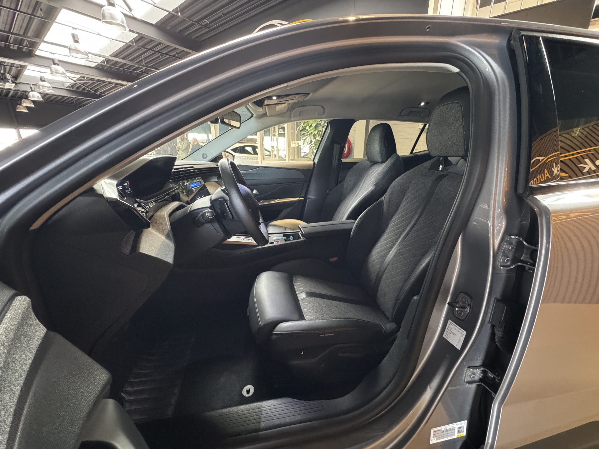 Peugeot 408 1.6 HYbrid Allure 180 EAT8 251pk 52579613-7.jpg | Tooniek Automotive