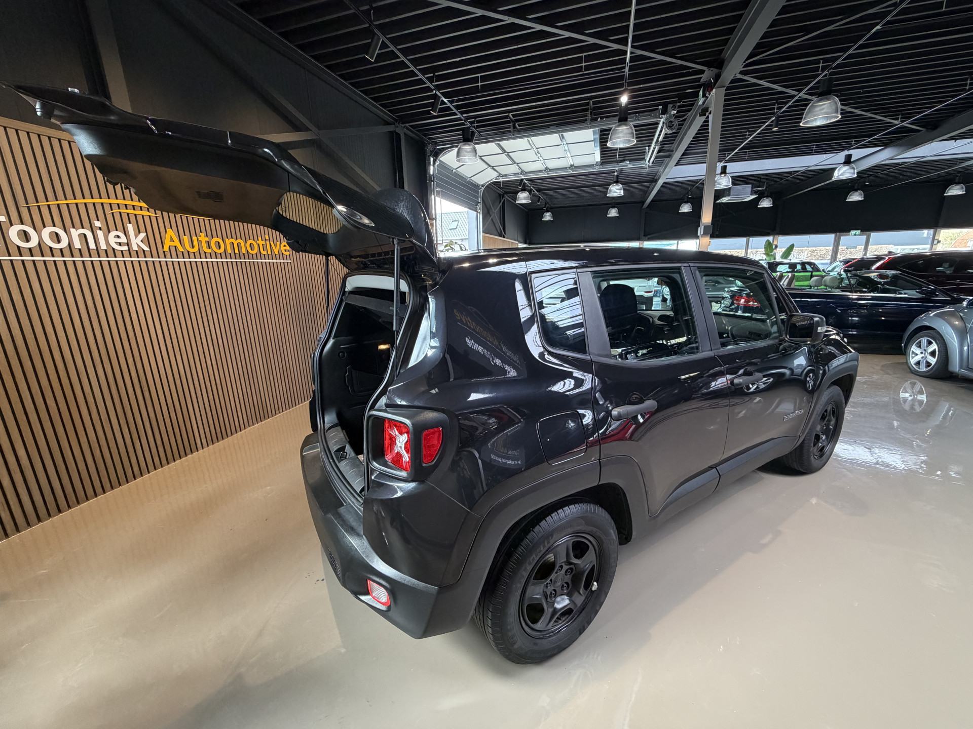Jeep Renegade 1.0T Sport 52727301-7.jpg | Tooniek Automotive