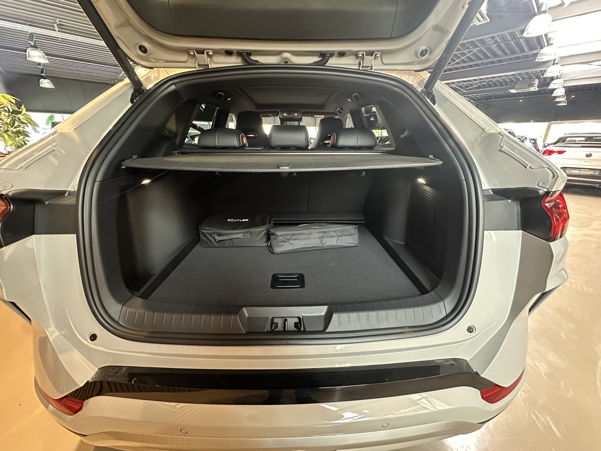 BYD SEAL U 1.5 DM-i FWD Boost | Nieuw | Panoramadak | 53162036-6.jpg | Tooniek Automotive